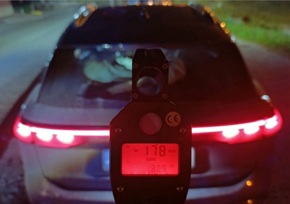 Χειροπέδες σε 23χρονο ασυνείδητο οδηγό στη Θεσσαλονίκη: Πήγαινε με 178 χλμ α./ω. σε δρόμο με όριο τα 90 (φωτο)