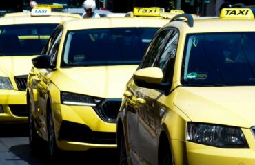 Οδηγός ταξί που έπεσε θύμα του 25χρονου στην Αγία Βαρβάρα: «Με έπιασε από το λαιμό και με απείλησε με μαχαίρι»