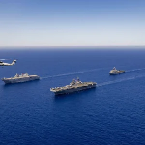 Η πρώτη απάντηση του Ιράν στην επιχείρηση «Ελευθερία» των ΗΠΑ