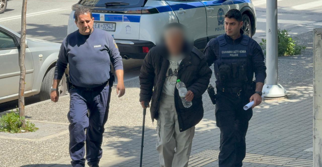 Θεσσαλονίκη: Στον ανακριτή ο 67χρονος που εισέβαλε με σφυρί σε υποκατάστημα τράπεζας