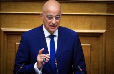 Ν.Δένδιας: «16 χρόνια από το έγκλημα του εμπρησμού της Marfin, δεν ξεχνάμε τις 4 ζωές που χάθηκαν άδικα»