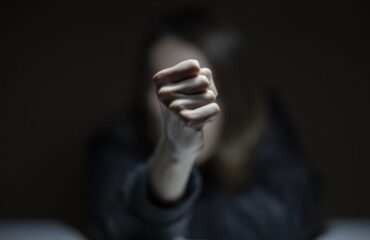 Άγριος ξυλοδαρμός διανομέα στην Κυψέλη: Του έστησαν καρτέρι και τον «σάπισαν» στο ξύλο
