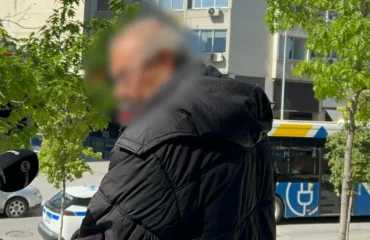 Στη φυλακή ο 67χρονος που «μπούκαρε» με σφυρί σε τραπεζικό κατάστημα της Θεσσαλονίκης