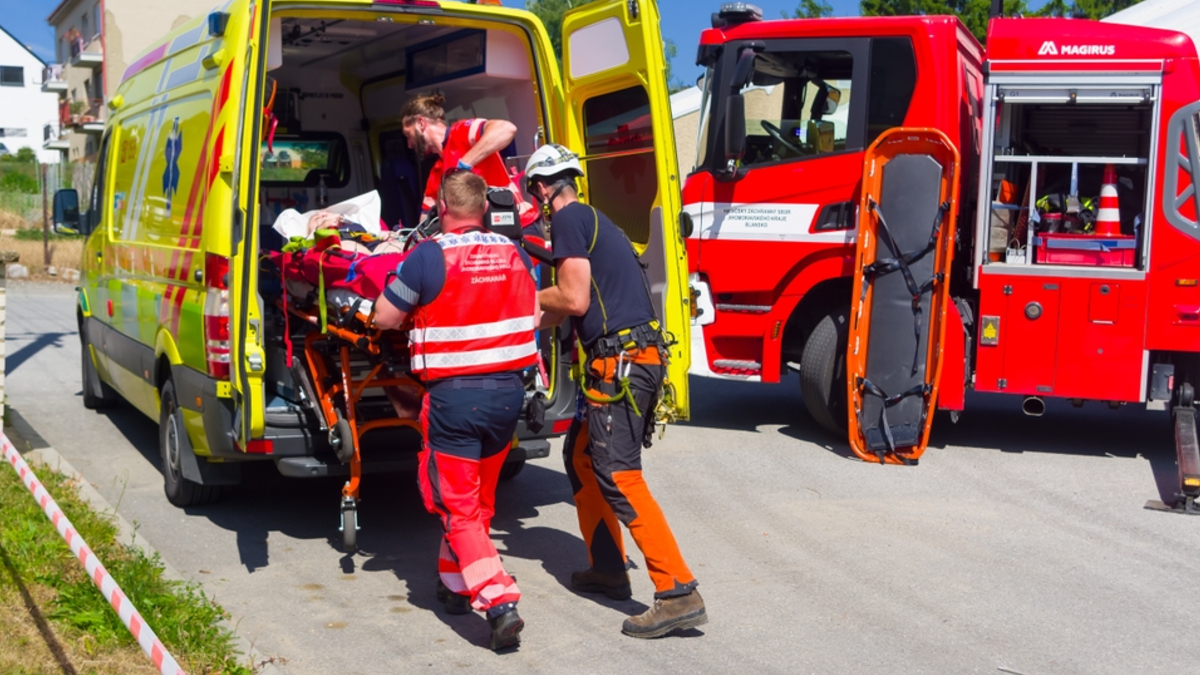 Θανατηφόρο ατύχημα στη Σάμο: Εργαζόμενος έχασε τη ζωή του ακαριαία μετά από ανατροπή μπετονιέρας