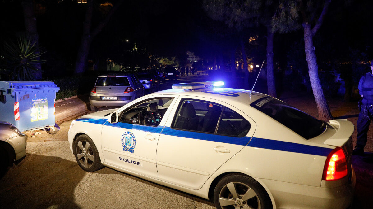 Επεισοδιακή καταδίωξη στην Αθήνα: 49χρονος οδηγός έκανε αναστροφή και συγκρούστηκε με περιπολικό