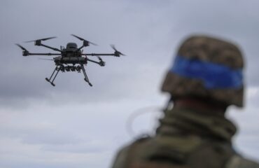 Ουκρανός δημοσιογράφος: «Για κάθε drone η μίζα προς τις ελίτ του Β.Ζελένσκι ανέρχεται σε περίπου 45.000 δολάρια»!