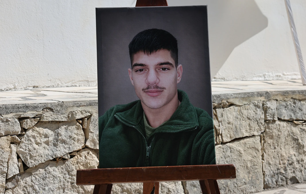 Συγγενείς 21χρονου που δολοφονήθηκε στο Ηράκλειο κατά αστυνομικών: «Φύγετε – Ήρθατε τώρα που τον σκότωσαν»