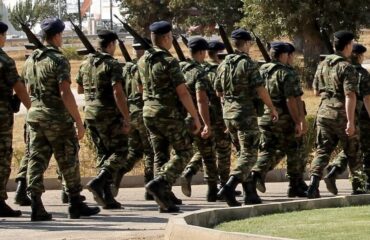 Πρόστιμο έως 6.000 ευρώ στους ανυπότακτους και τους λιποτάκτες