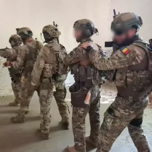 Στην Ελλάδα ο αρχηγός των Γαλλικών Ενόπλων Δυνάμεων – Η κοινή άσκηση καταδρομέων (βίντεο)