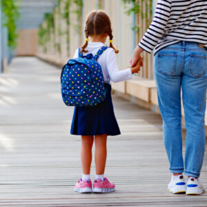 Για πρώτη φορά στην εκπαιδευτική ιστορία της χώρας οι εγγραφές στα δημοτικά σχολεία έπεσαν κάτω από τις 70.000!