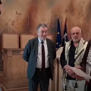 Το υπουργείο Εσωτερικών διέταξε πειθαρχική έρευνα για την ορκωμοσία του Π.Κωνσταντίνου στον δήμο Αθηναίων