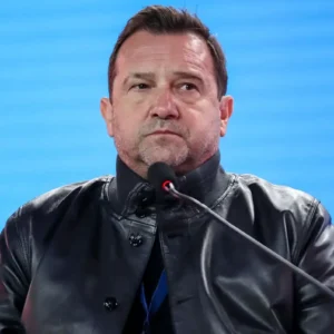Η οργισμένη αντίδραση του Ν.Πλακιά στις δηλώσεις Α.Μπέου σχετικά με τα ονόματα των θυμάτων των Τεμπών στο Σύνταγμα
