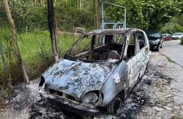 Έκαψαν αυτοκίνητο πολίτη στη Λέσβο μετά τις καταγγελίες του για κακοποιημένα ζώα – Τι αναφέρει στην ανάρτησή του
