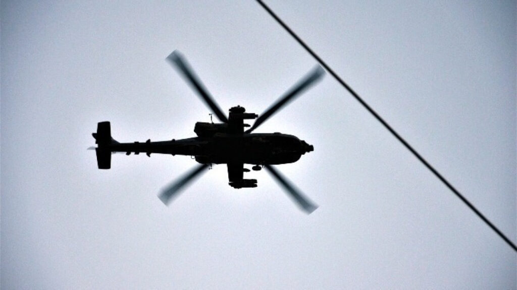 Ελικόπτερο παρενόχλησε πλοίο της γραμμής ανάμεσα σε Άνδρο και Τήνο: Έκανε επικίνδυνους ελιγμούς