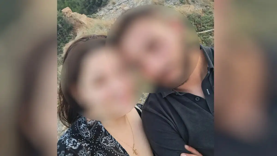 Κρήτη: Η στιγμή που αστυνομικοί αντικρίζουν αιμόφυρτη την 28χρονη μετά την παράσυρσή της (φώτο)