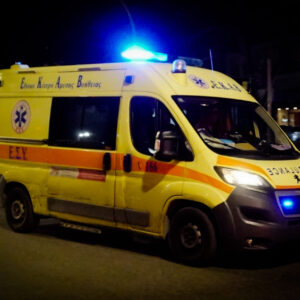 Σοβαρό τροχαίο στη Λεωφόρο Αλεξάνδρας: Mηχανή παρέσυρε πεζό