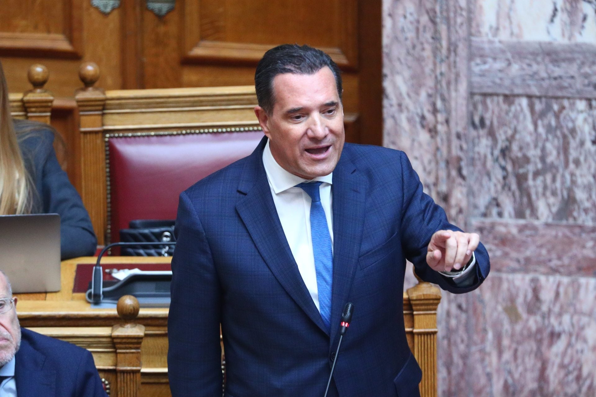 Η νέα ανάρτηση του Α.Γεωργιάδη για τη φωτογραφία του με γυναίκα: «Πήραν εξώφυλλο περιοδικού και το αλλοίωσαν»