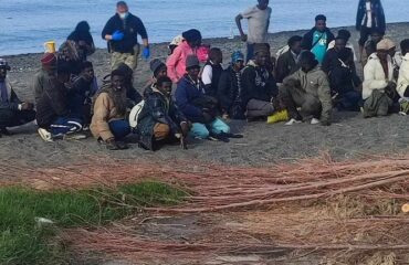 Συνάντηση Πλεύρη με τον Επίτροπο Μετανάστευσης Μπρούνερ: Στην Κρήτη 520 λαθραίοι μετανάστες σε 48 ώρες