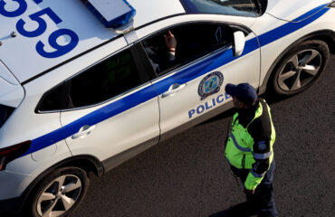 Αιτωλοακαρνανία: Καταγγελία γυναίκας για ξυλοδαρμό από τον σύντροφό της οδήγησε στον εντοπισμό «οπλοστασίου»