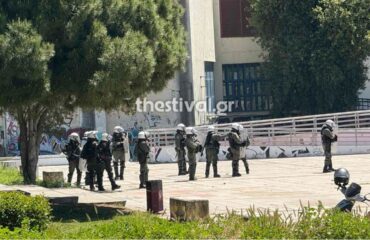 Πεδίο μάχης το ΑΠΘ μεταξύ ακροαριστερών παρατάξεων: Αντιεξουσιαστές επιτέθηκαν σε φοιτητές και μέλη της ΕΑΑΚ