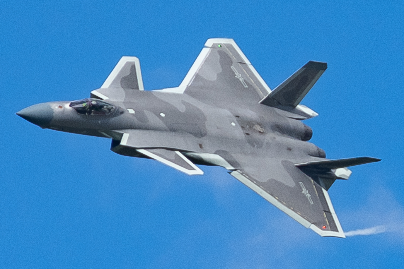 Bίντεο: Ο ρυθμός παραγωγής του κινεζικού stealth μαχητικού J-20 έχει διπλασιαστεί