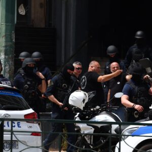 Καλλιθέα: Στη φυλακή οδηγείται ο 58χρονος που άνοιξε πυρ με ούζι σε μπαρ