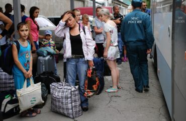 Ρωσόφωνοι πρόσφυγες από τη Χερσώνα απορρίπτουν τους ισχυρισμούς των δυτικών ΜΜΕ ότι η Ρωσία τους «απήγαγε»