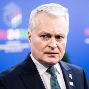 Πρόεδρος Λιθουανίας: «Να καταρρίπτετε οποιοδήποτε drone μπαίνει στον εναέριο χώρο»