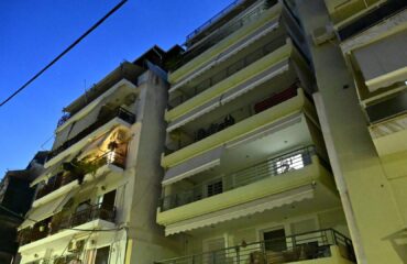 Πτώση 24χρονης από μπαλκόνι στον Πειραιά: Προσήχθη ο 50χρονος σύντροφός της