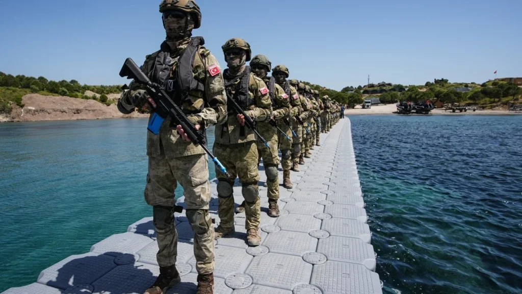 Αποβατική άσκηση από την Τουρκία και σχέδιο νόμου για ΑΟΖ 200 ν.μ. δείχνουν προς «θερμό» επεισόδιο στο Αιγαίο