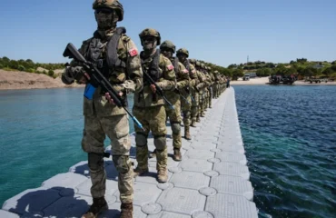 Αποβατική άσκηση από την Τουρκία και σχέδιο νόμου για ΑΟΖ 200 ν.μ. δείχνουν προς «θερμό» επεισόδιο στο Αιγαίο