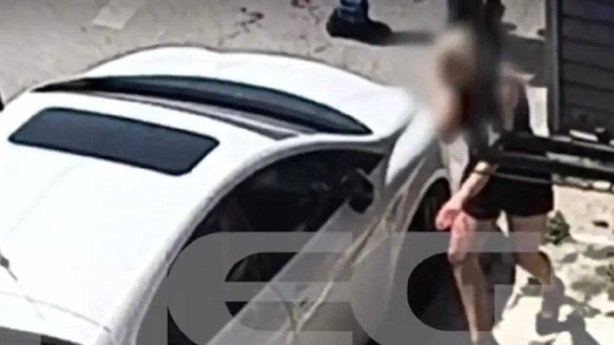 Νέο βίντεο: Η στιγμή που ο 58χρονος πυροβολεί την γυναίκα στο κλαμπ στην Καλλιθέα – Μετά διασκεδάζει ανενόχλητος!