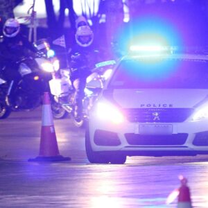 Σεσημασμένος 32χρονος εντοπίστηκε με ναρκωτικά και πάνω από 7.000 ευρώ στην Αττική (φωτο)