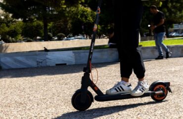 Χαλκιδική: Στο νοσοκομείο με τραύμα στο κεφάλι 12χρονος που έπεσε από ηλεκτρικό πατίνι