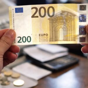 Συνελήφθησαν ανήλικοι που «έσπρωχναν» στην τοπική αγορά του Ηρακλείου πλαστά 200ευρα