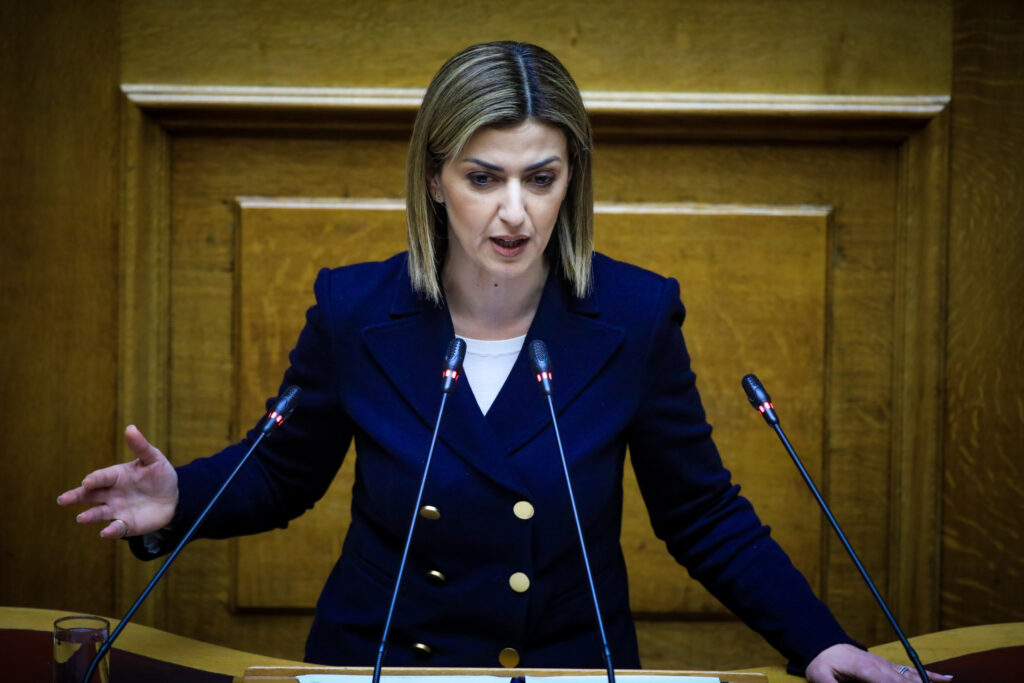 Ε.Αγαπηδάκη: «Η ΝΔ είναι εφτάψυχη σαν τις γάτες – Καθημερινά ιδρώνουμε τη φανέλα»