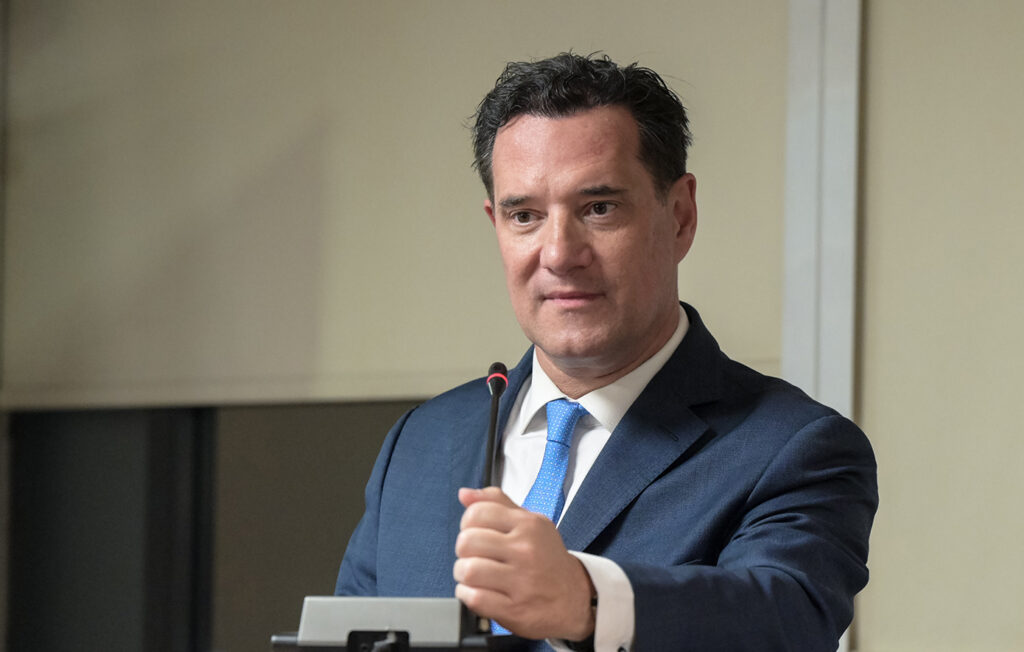 Επίθεση Γεωργιάδη κατά Καρυστιανού με αφορμή το… όνομα συνεργάτη της