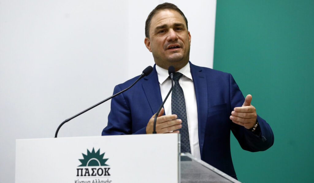 Κ.Τσουκαλάς κατά Κ.Μητσοτάκη: «Ας σταματήσει τα copy paste από τη Χ.Κλίντον και ας προκηρύξει εκλογές»