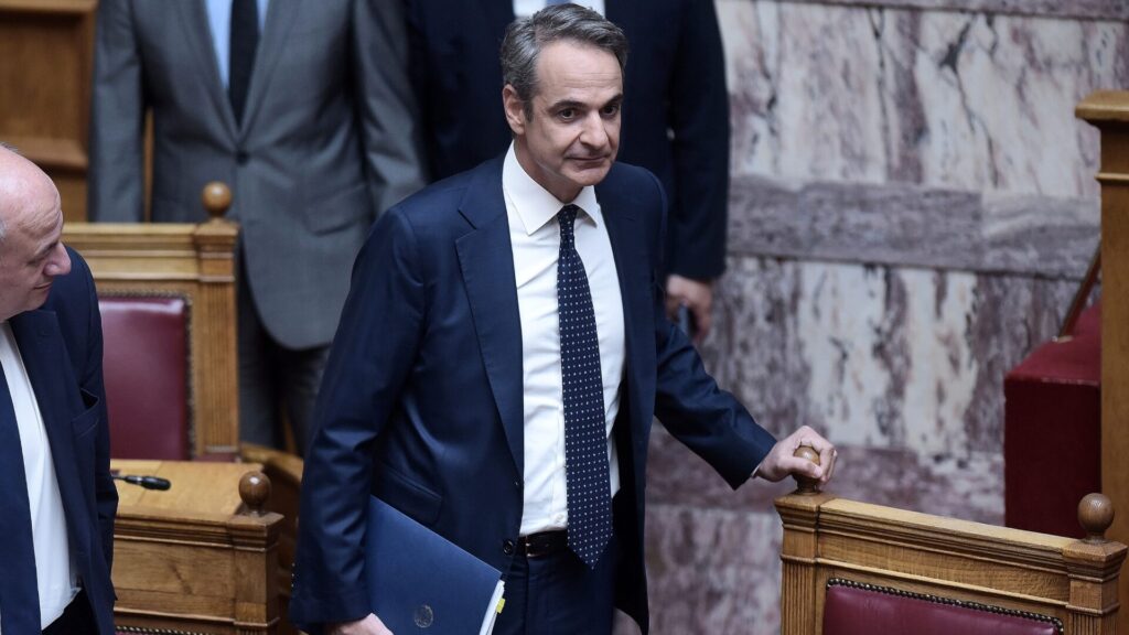 Σήμερα κλείνει το συνέδριο της ΝΔ στις σκιές σκανδάλων, απουσιών και δημοσκοπικής πτώσης