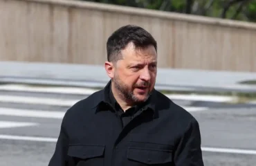 Β.Ζελένσκι: «Χτυπήσαμε με drones την Μόσχα γιατί δεν τελειώνει τον πόλεμο» – Νεκρός ένας Ινδός