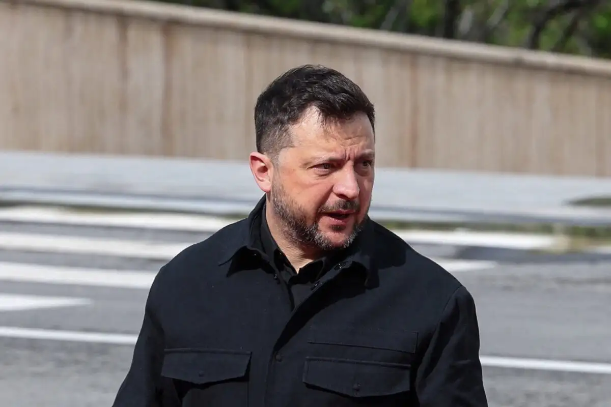 Β.Ζελένσκι: «Χτυπήσαμε με drones την Μόσχα γιατί δεν τελειώνει τον πόλεμο» – Νεκρός ένας Ινδός