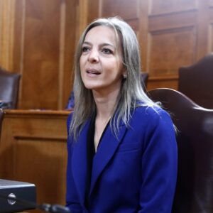 Ποιο σκάνδαλο ΟΠΕΚΕΠΕ; – Η Καλλιόπη (Πόπη) Σεμερτζίδου το «καίει» στα μπουζούκια (βίντεο)