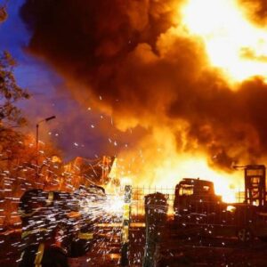 Νύχτα τρόμου στο Ντνιπροπετρόβσκ: «Σείστηκε» η γη από ομοβροντία ρωσικών πυραύλων – Συγκλονιστικά βίντεο