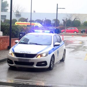 Αυτοκίνητο στη Θεσσαλονίκη βγήκε εκτός ελέγχου: Τραυματίστηκαν σοβαρά δύο άτομα