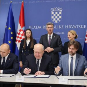 Η Κροατία υπέγραψε συμφωνία 1,7 δισ. ευρώ με την ΕΕ για μαζικό εξοπλιστικό πρόγραμμα – Τι περιλαμβάνει