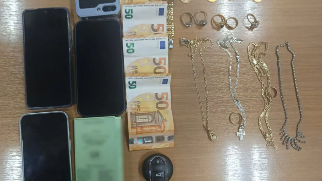 Αλλοδαπές κατάφεραν και εξαπάτησαν 80χρονη γυναίκα στην Καστοριά: Της πήραν χρυσαφικά και λίρες (βίντεο)