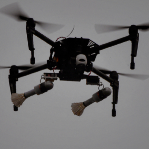 Το Βιετνάμ παρουσίας το νέο του αντι-drone όπλο: Έξι Α-K47 σε FPV!