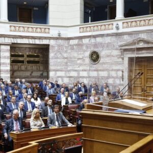 156 βουλευτές ΝΔ και τα 65 κυβερνητικά στελέχη αύξησαν τον πλούτο τους κατά 71 εκατομμύρια ευρώ σε 1 χρόνο!