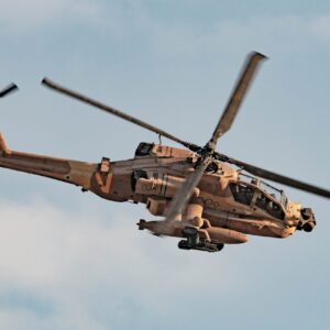 Δείτε βίντεο: Ισραηλινό Apache μεταφέρει άρον άρον στρατιώτες πριν τους εξοντώσει η Χεζμπολάχ
