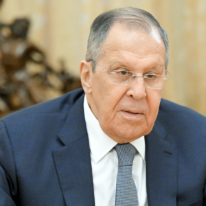 Σ.Λαβρόφ: «Η Δύση ετοιμάζει επίθεση κατά της Ρωσίας με επικεφαλής τον Ζελένσκι αντί του Χίτλερ»